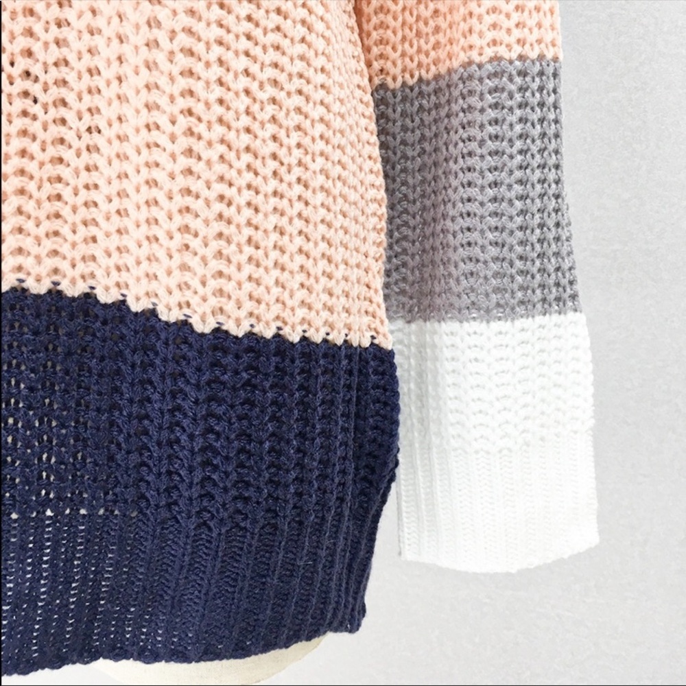 GRACEY’S // Color Block Oversized Pullover Sweater - Picture 4 of 6